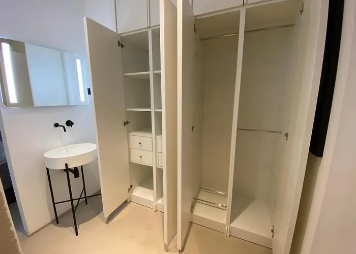 Zen And Charming - Center -5 Min Walk To Sea- 2br *