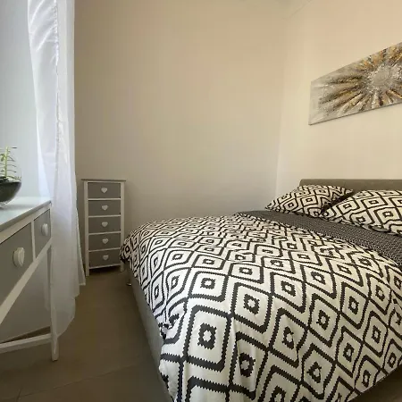 Apartmán Zen And Charming - Center -5 Min Walk To Sea- 2br