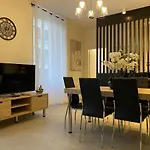 Zen And Charming - Center -5 Min Walk To Sea- 2br *